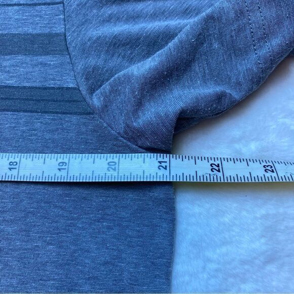 Travis Mathew Gray Tone Short Sleeve Polo Size Medium - Picture 11 of 13